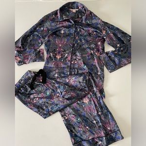 Satin Silky Black Floral Pajama Set by Victoria’s Secret Size Small NWOT